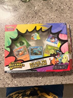 Pokémon First Partners Deluxe Pin Collection - Bright Multi opened.